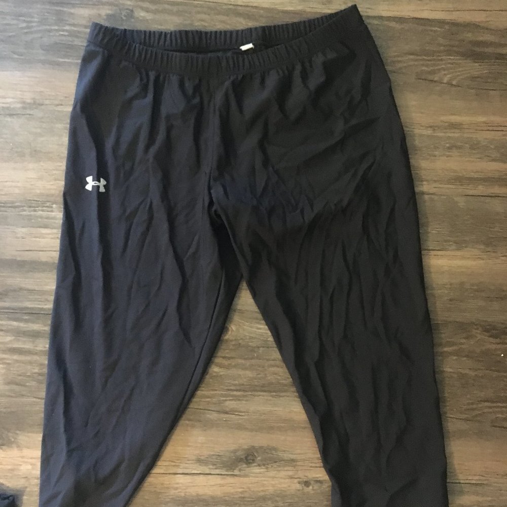 Under Armour Black Capri Leggings